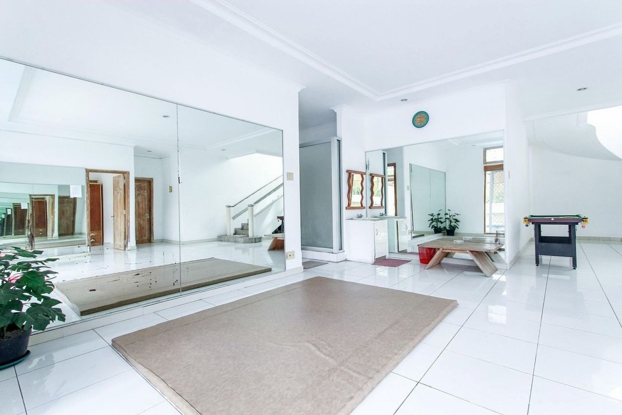 Sydney showroom display with natural materials